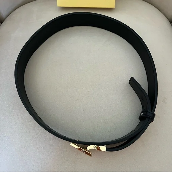 Burberry Monogram Check TB Logo Gold Buckle Plaid Belt Beige Gold Luxe Holiday - Picture 8 of 17